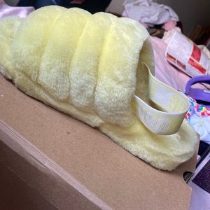 Ugh slides yellow size 8